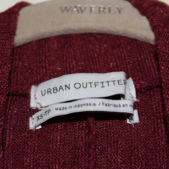 Urban Outfitters Sweater SALE💫 - Picture 3 of 3